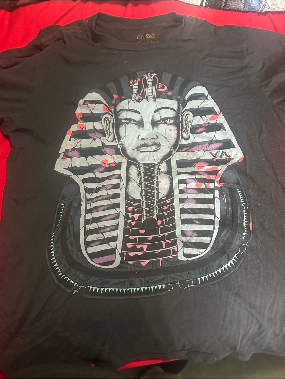 Graphic Pharaoh Vintage RVCA Tee authentic Black with Purple and red splats M